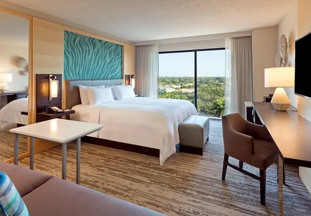 غرفة بسرير كينج مع أريكة لذوي الإعاقة، Boca Raton Marriott At Bocacenterhotel 5/10