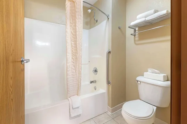 جناح جونيور بسرير كينج مع أريكة، Best Western Wittenberg Inn 2/4