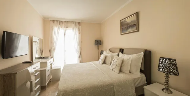 جناح رئاسي، Hotel Azimut 10/10