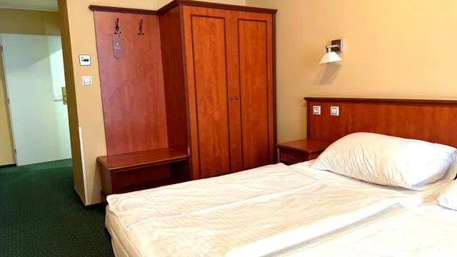 غرفة قياسية ثلاثية بثلاثة أسرّة، Hotel Union 5/10