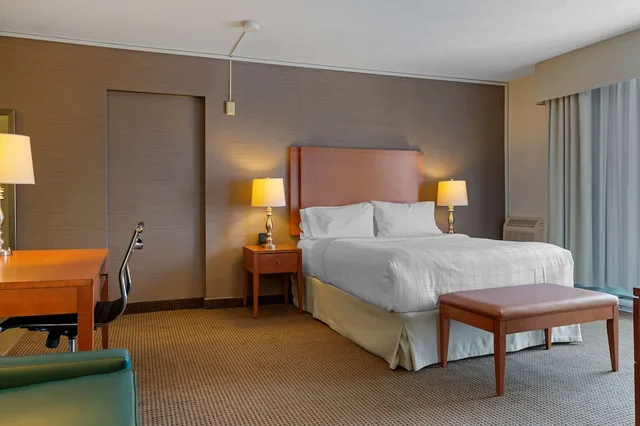 جناح بسرير كوين بمطبخ، Best Western Plus Gatineau-Ottawa 1/5