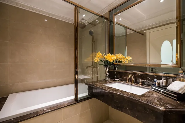 Deluxe, King Bed, Pool View, LK Emerald Beach 4/4