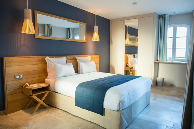 غرفة بسرير كوين، Le Fregate Provence 2/4