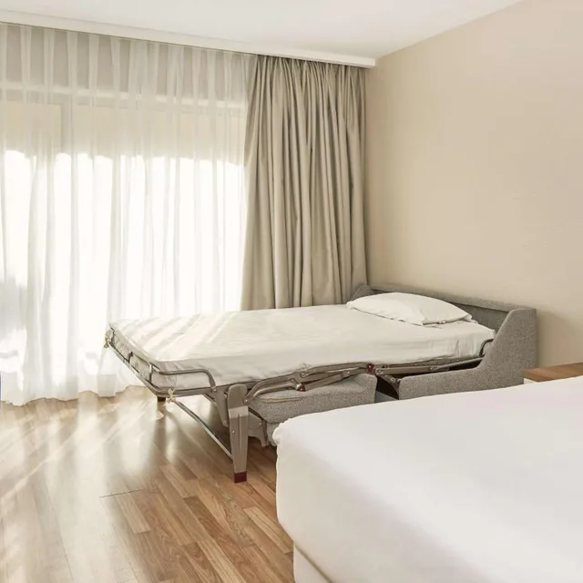 غرفة قياسية ثلاثية بسرير فردي، Nh Andorra La Vella 3/7