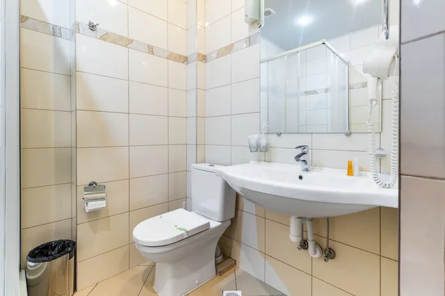 غرفة قياسية بسريرين منفصلين، Regency Hotel 5/6