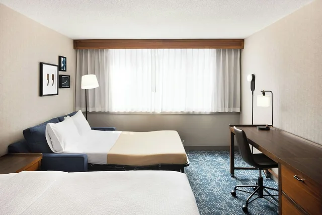 غرفة بسرير كينج مع أريكة لذوي الإعاقة، Four Points by Sheraton Halifax 3/8