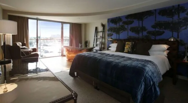 غرفة فاخرة بسرير مزدوج بإطلالة على المرسى بحوض استحمام، Salthouse Harbour Hotel 1/1