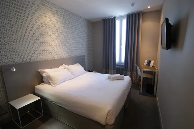 Classic, Double Bed, Acropolis Hotel Paris Boulogne 2/10