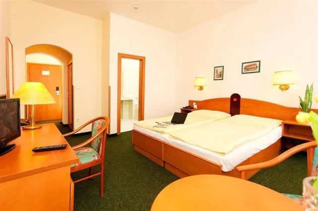 غرفة اقتصادية بسرير مزدوج، Hotel Merkur 9/10