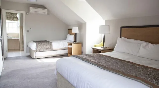 غرفة عائلية، The Riverside House Hotel 3/8