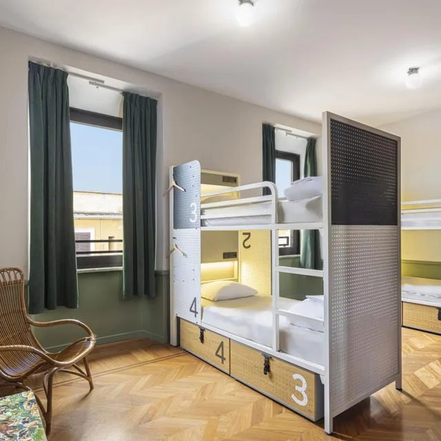Female Dorm, 4 Beds, Generator Hostel Rome 7/10