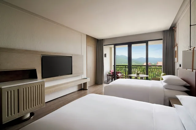 غرفة ديلوكس بسريرين مزدوجين بإطلالة على البحر، Marriott Yalong Bay 2/7