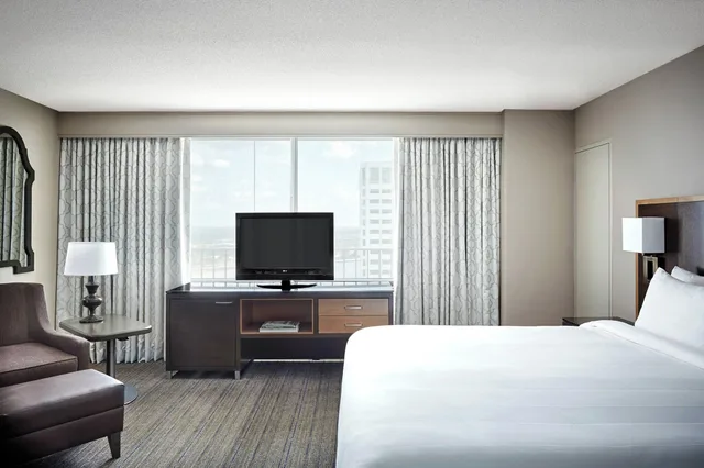 جناح تنفيذي لذوي الإعاقة، New Orleans Marriott 2/2