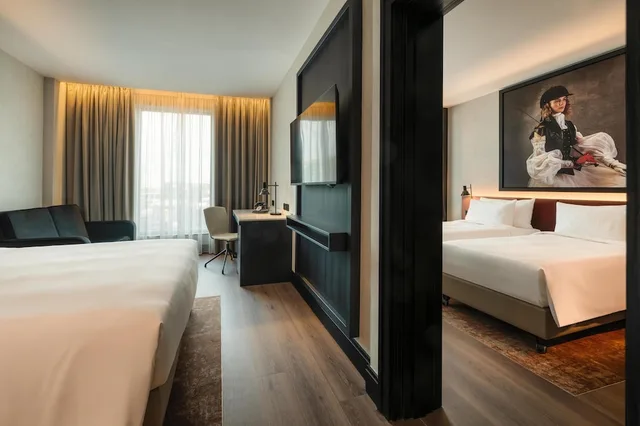 غرفة بريميوم بسرير كينج، Radisson RED Galway 1/9
