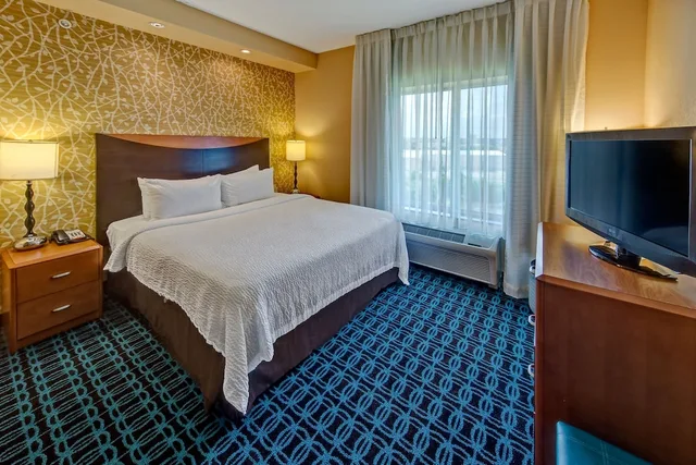 غرفة بسرير كينج لذوي الإعاقة، Fairfield Inn Suites Weatherford 1/2