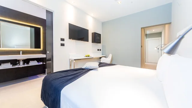 غرفة قياسية بسريرين منفصلين، Metropolitan Hotel 1/5