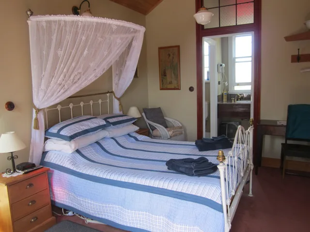 Garden Cottage, Double Bed، SORELL BARRACKS 1/5