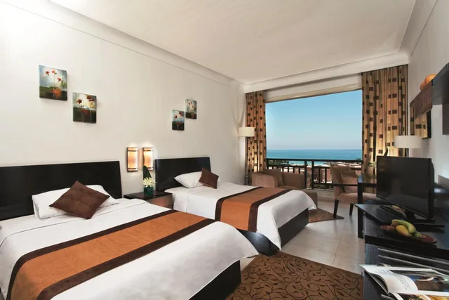 غرفة كلاسيكية بسرير فردي بإطلالة على البحر، Movenpick Resort El Sokhna 2/10