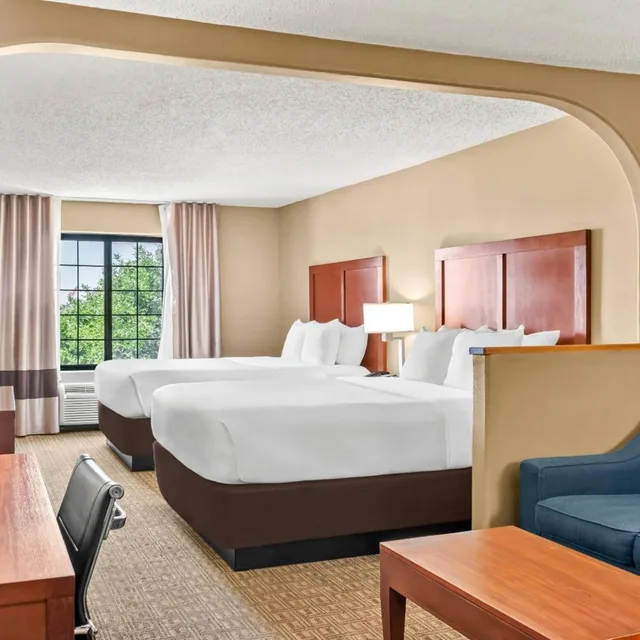 جناح، Comfort Inn Santa Fe South 2/7