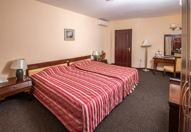 2 Bedrooms, Apartment, Single Bed, Princess Residence 2/10
