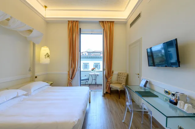 Twin or Double superior with balcony, Hotel Kraft 1/10