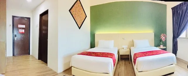 غرفة ديلوكس بسريرين منفصلين، Kingston Hotel 25 at Summit Signature Batu Pahat 2/5