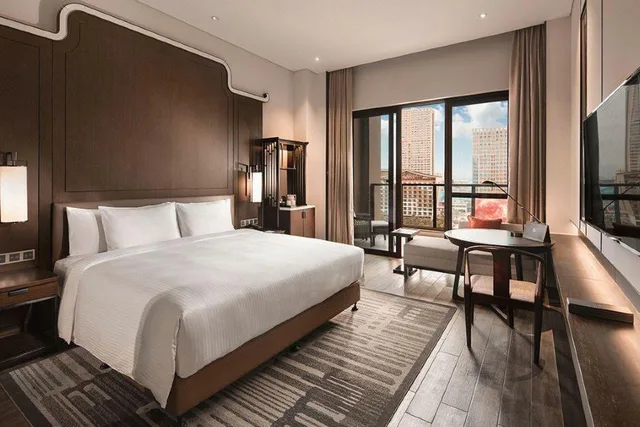 Executive, Queen Bed, Steigenberger Guangzhou 1/2