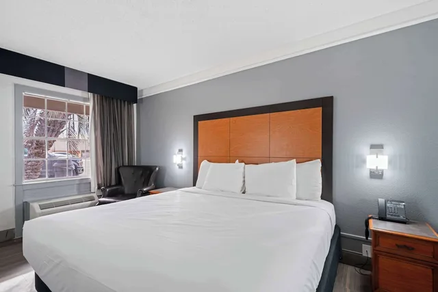 جناح بسرير كينج، La Quinta Inn Corpus Christi North 5/10