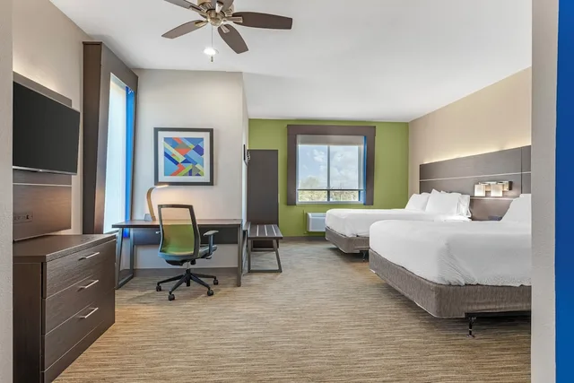 غرفة قياسية بسريرين كوين لذوي الإعاقة، Holiday Inn Express Hotel Suites Fairfield North 2/2