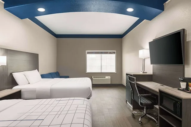 غرفة بسريرين كوين، La Quinta Inn & Suites by Wyndham San Antonio N Stone Oak 4/5