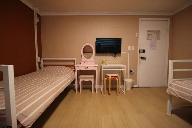 Deluxe, Twin Beds, Bunk Bed, Bunk Guest House - Hostel 3/3