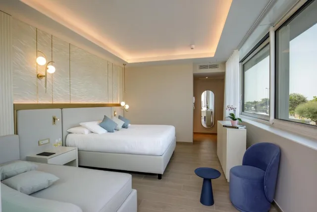 جناح جونيور بشرفة، Ambasciatori Suite Hotel 1/5