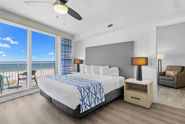 2 Bedrooms, Condo, Premium, King and Queen Bed, Gulf Front, 2 Bathrooms, Sofa، Provident Oceana Beachfront Suites 2/10