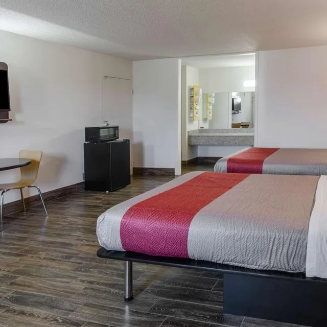غرفة رباعية بسرير مزدوج، Motel6 Staunton, VA 2/10