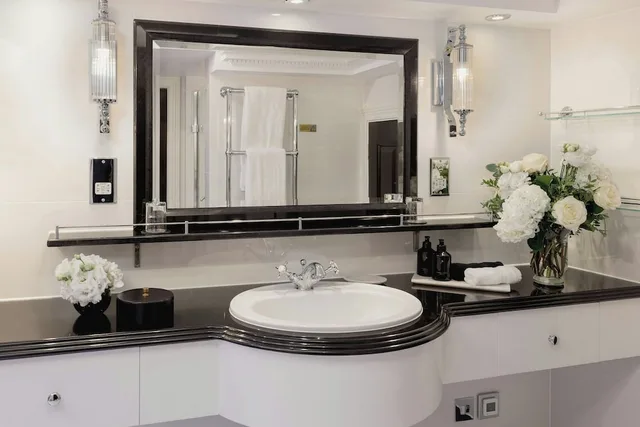 Junior Suite, King Bed, Two Story, Sofa، Hotel 41 3/8