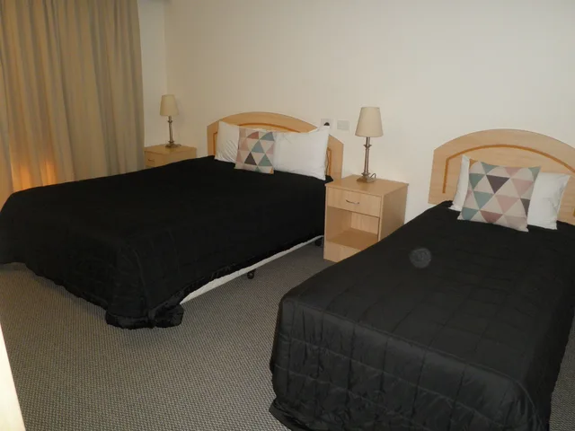 غرفة عائلية بسرير كوين وسريرين فرديين، Comfort Inn Centrepoint 1/5