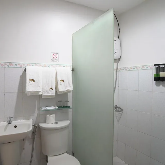 جناح ديلوكس، Cebu Uncle Tom's Cabin Hotel 5/6