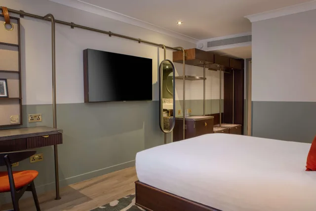 غرفة بسرير كوين، The Samuel Ryder Hotel St. Albans, Tapestry Collection by Hilton 4/4