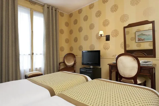 غرفة بسريرين منفصلين بإطلالة على المدينة، Hotel Belfast 5/9