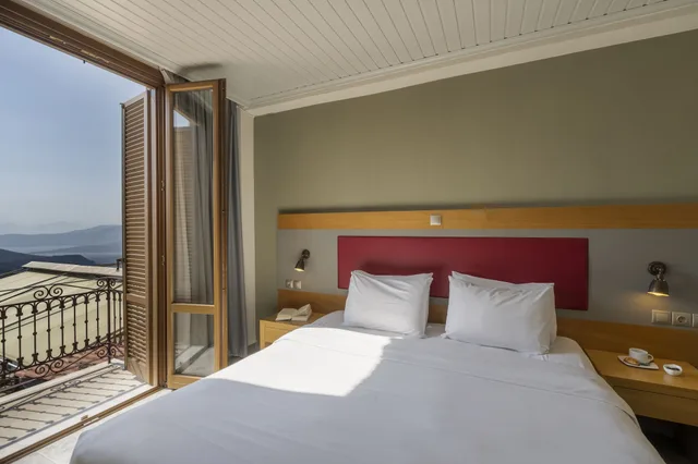 غرفة ديلوكس بسريرين منفصلين بإطلالة على البحر مع أريكة، Kastalia Hotel 1/5