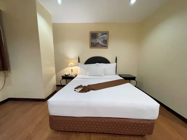 Deluxe, Golden Peak Hotel and Suites powered by Cocotel 3/10