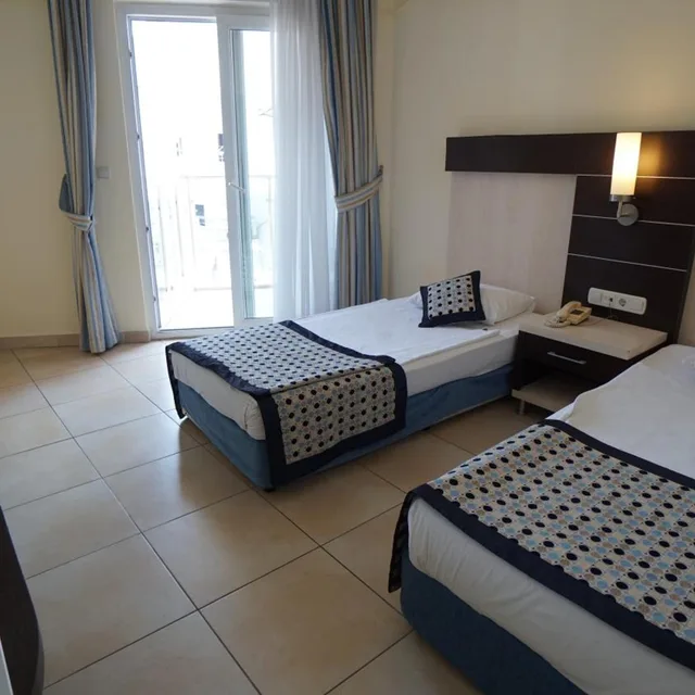 غرفة قياسية ثلاثية، Kleopatra Balik Hotel 2/7