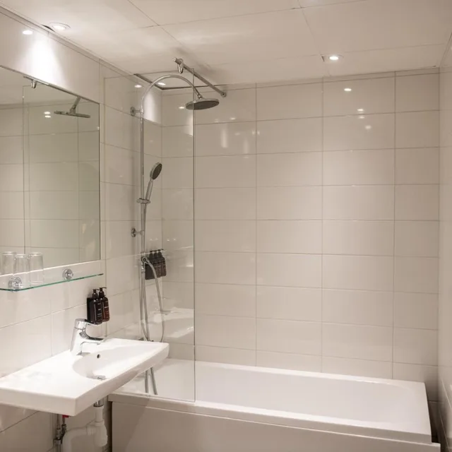 جناح جونيور مع أريكة، Home Hotel Drott 6/6