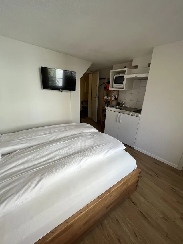 استوديو بسرير كوين، Statthotel 2/5