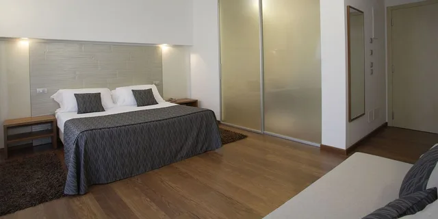 غرفة ثلاثية بسرير مزدوج وسرير فردي، Park Hotel Ermitage 4/8