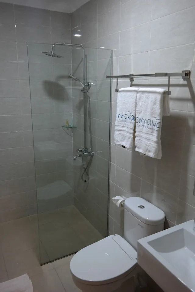 Standard, Twin Beds, No Window، Havana Mutiara Belitung 2/2