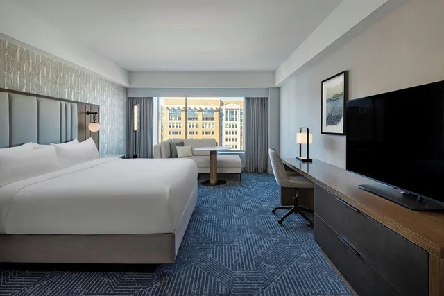 غرفة كلوب بسرير مزدوج، Renaissance Boston Waterfront Hotel 5/10