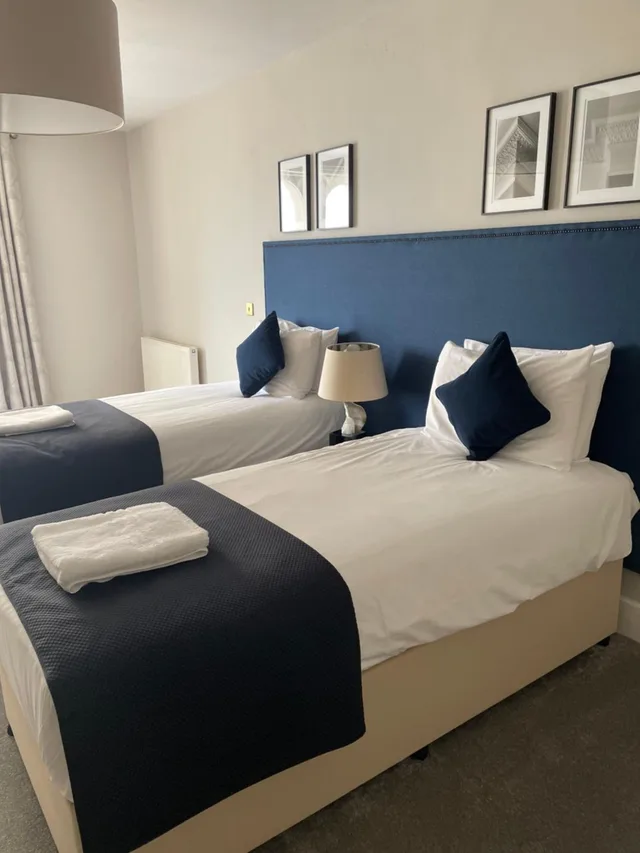 غرفة بسريرين منفصلين، The Burlington Hotel 1/3
