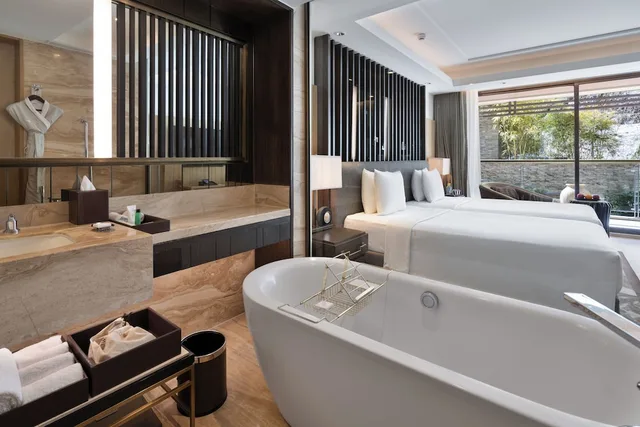 غرفة بسريرين منفصلين بشرفة، Jw Marriott Mussoorie Walnut Grove Resort Spa 5/5