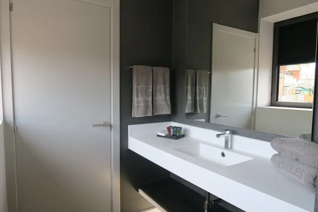 Superior, Triple, Double Bed, Sofa, Kitchen, HG City Suites Barcelona 2/2